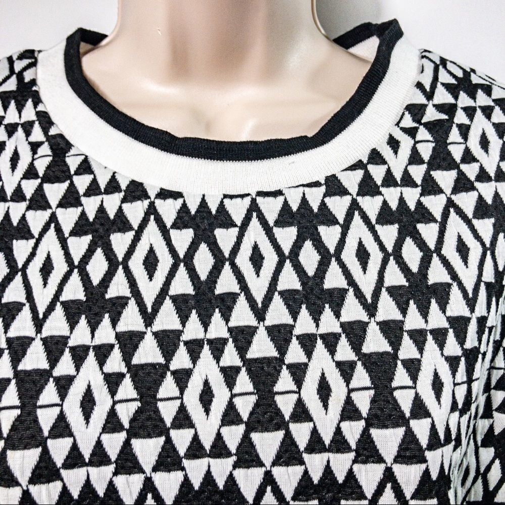 NWT AnM Geo Knit Cropped Top Sz M - Picture 3 of 12